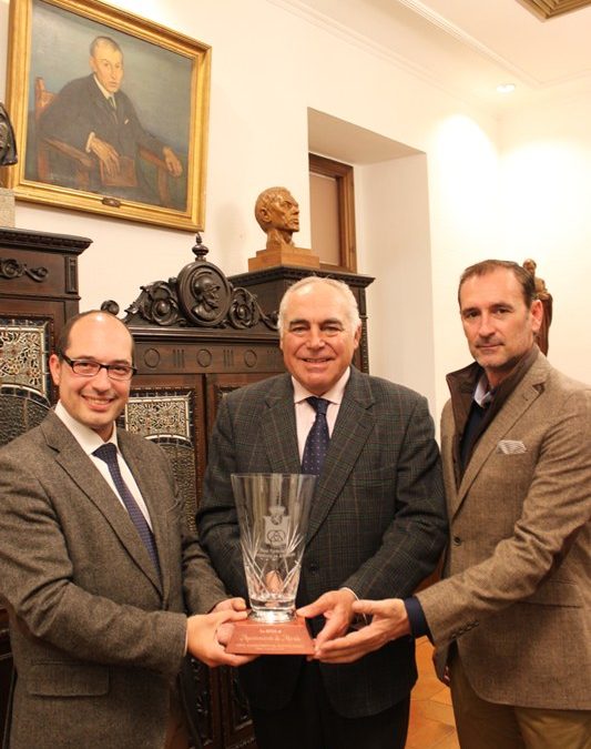 La Federación Española de Atletismo premia al Ayuntamiento de Mérida en la XX Gala del atletismo español