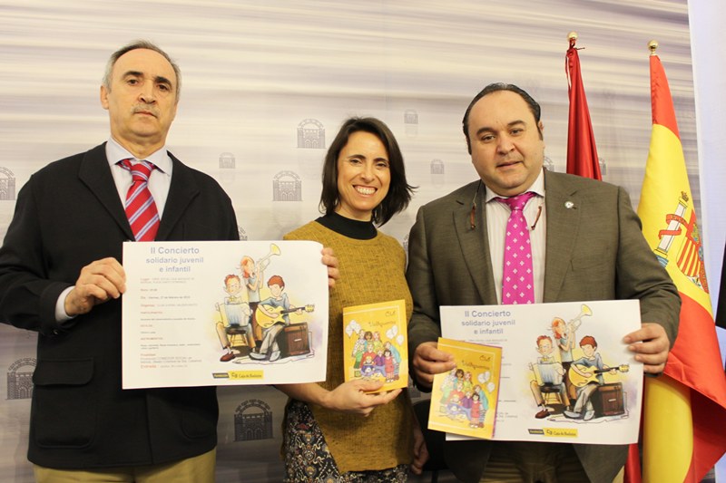 El portavoz municipal con los organizadores