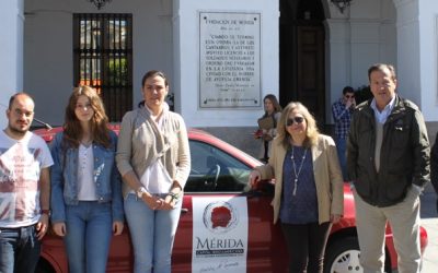 El Ayuntamiento dona alimentos para un proyecto solidario de la asociación gastronómica ‘Legio Gemina’