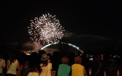 Los fuegos artificiales junto al Palacio de Congresos ponen fin a la feria de 2015