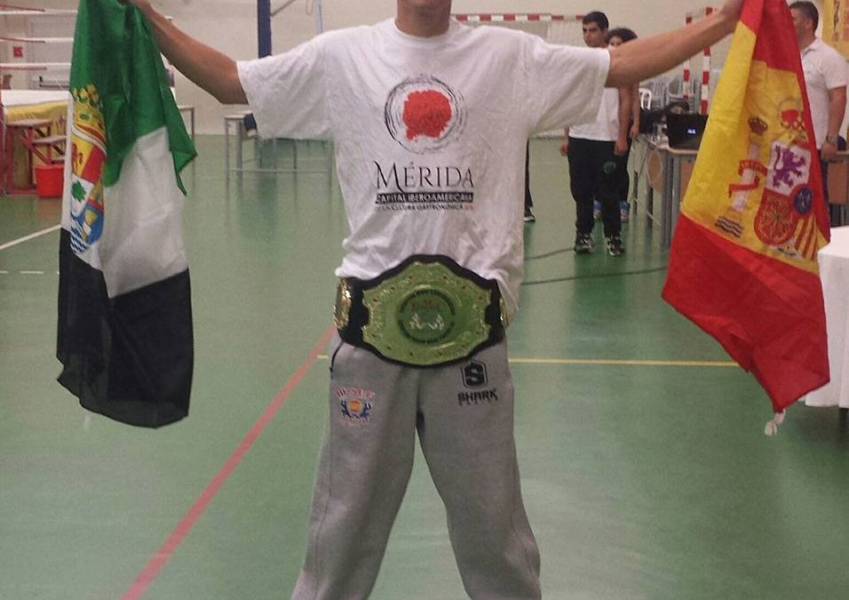 El emeritense Jose Luis Gonzalez Sanfélix es el nuevo Campeón de Europa de Muay Thai WMF-PROAM