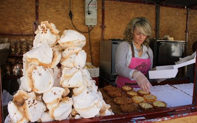 La Plaza de España acoge desde hoy la I Feria del Dulce Conventual y Artesano
