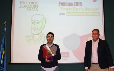 El alcalde asiste a la entrega de premios a la labor innovadora de más de 50 docentes de la región