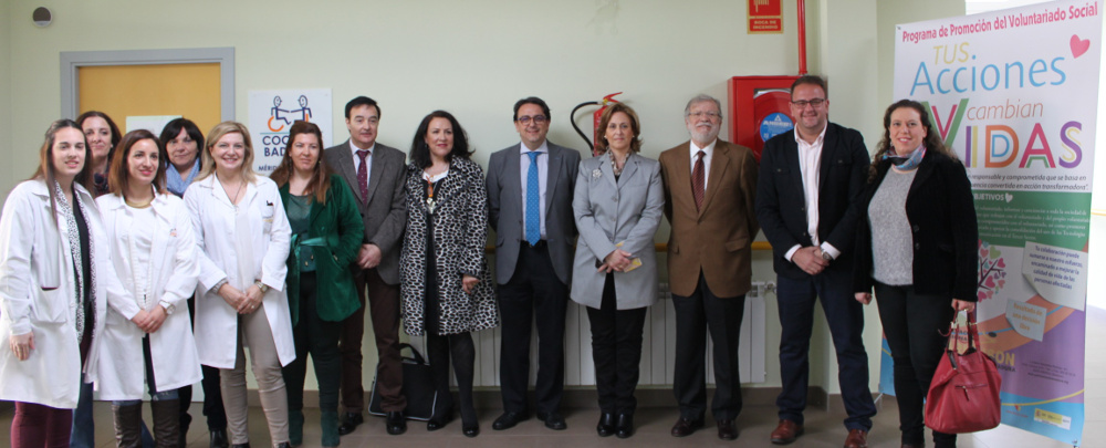 Autoridades y profesionales del centro