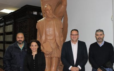 El alcalde inaugura la Sala Cervantes en la biblioteca municipal