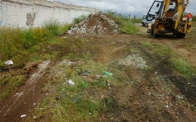 Sanidad procede al desescombro de vertederos ilegales en diversos puntos de la ciudad