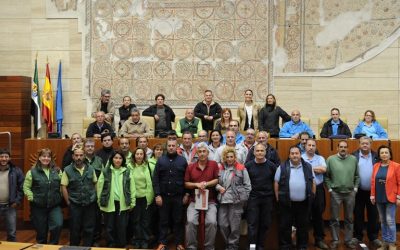 Los 40 alumnos de @prendizext Alaudae han visitado hoy la Asamblea de Extremadura