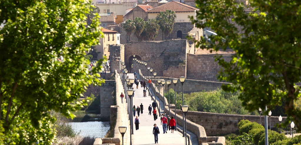puente-romano-alcazaba