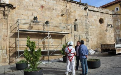Comienzan los trabajos de eliminación de la inscripción de Primo de Rivera en la concatedral