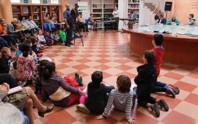El alcalde asiste a los actos del día internacional de la biblioteca