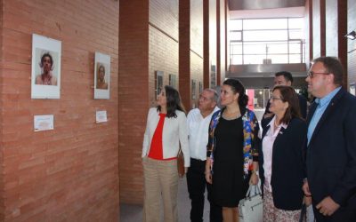 La Primera Dama de Costa Rica inaugura una exposición dedicada a los nuevos creadores del país