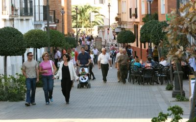 El alcalde recibe a vecinos de la calle José Ramón Mélida para analizar los problemas de los ruidos