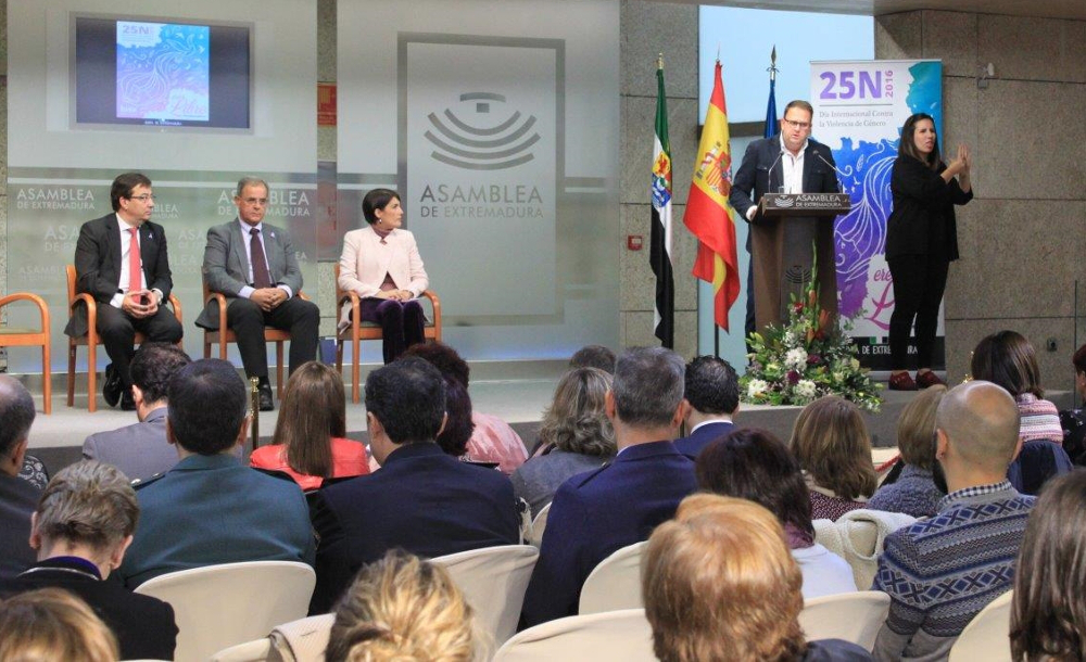 Alcalde en acto asamblea