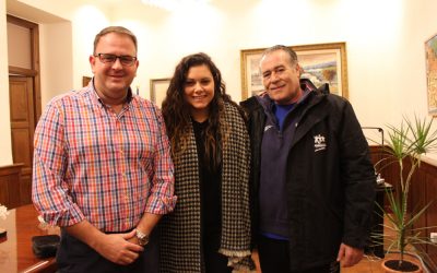 El alcalde recibe a la nadadora Paloma Marrero