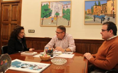 El alcalde recibe a la secretaria técnica de drogodependencias del SES