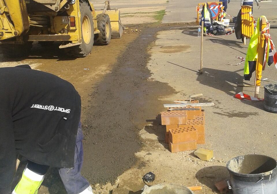 Obras de mejora en el ferial para solucionar los problemas de balsas de agua que afectaban al mercadillo