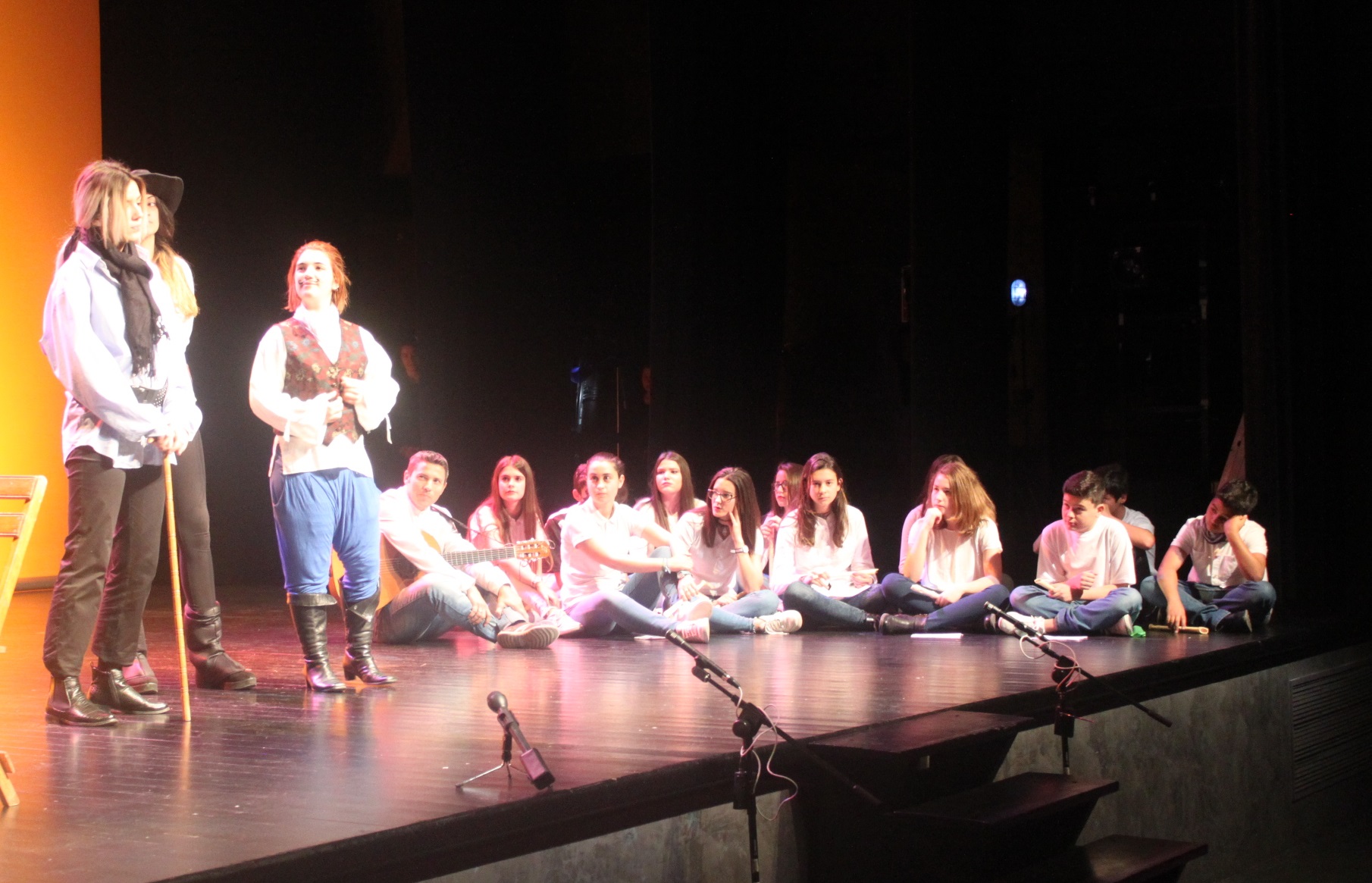 Teatro en la sala Trajano (2)