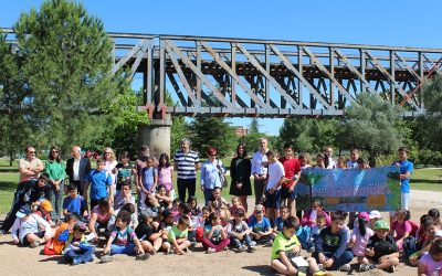 El colegio Pablo Neruda ampara el Puente de Hierro, dentro del proyecto La escuela adopta un monumento