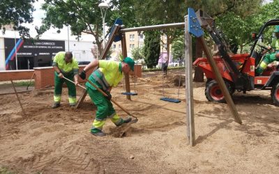 Arreglos de caminos en paseos fluviales, desbroces y reposiciones en parques infantiles, las obras más destacadas de Parques y Jardines