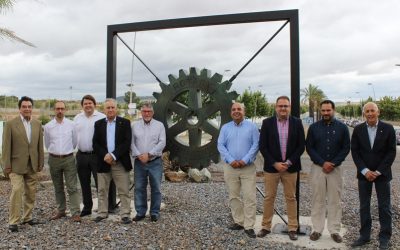 El alcalde inaugura la escultura conmemorativa de la asociación Rotary International