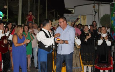 Un emocionado Manuel Jaramillo encendió la iluminación del ferial deseando una feria de reencuentros y convivencia