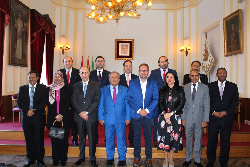 El alcalde recibe a embajadores del Consejo de los Países Árabes