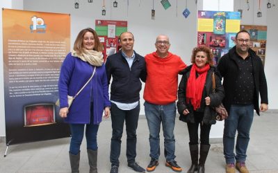 “Las cuatro esquinas” muestra sus diez años de andadura con una exposición que se celebra en el Patio del Ayuntamiento
