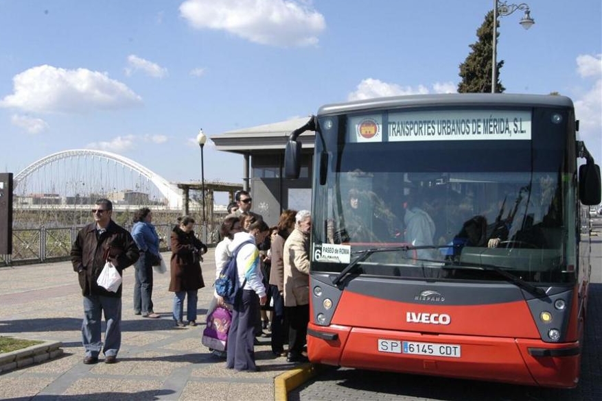 La nueva red de Transporte Urbano refuerza el servicio en diferentes zonas de la ciudad