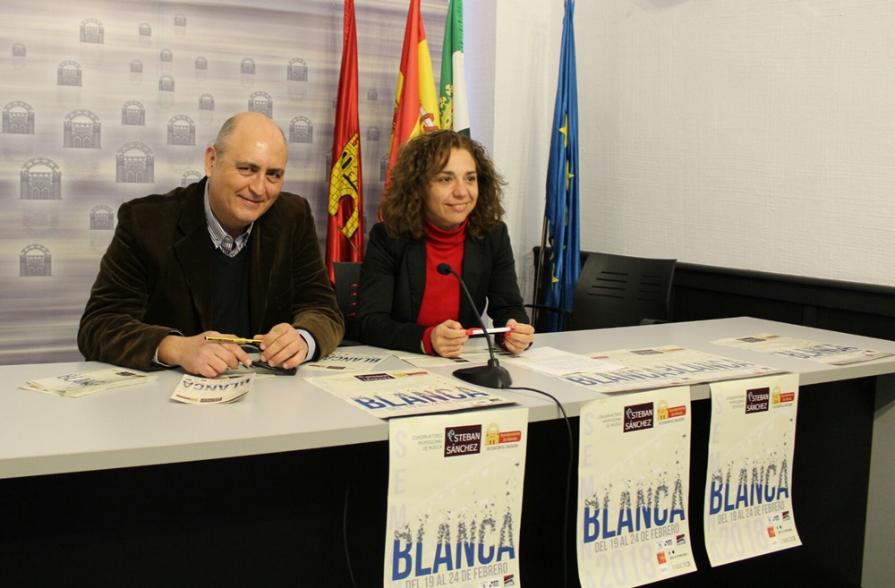 SILVIA Y DIRECTOR CONSERVATORIO