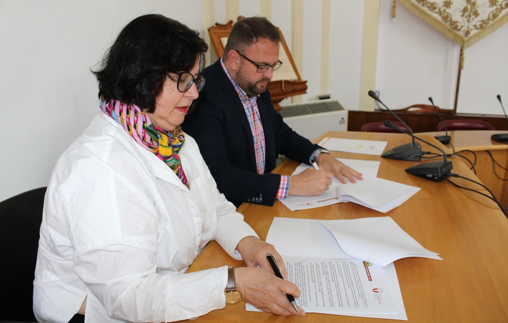 Momento de la firma del convenio de 2019 que se renovará en este 2020 
