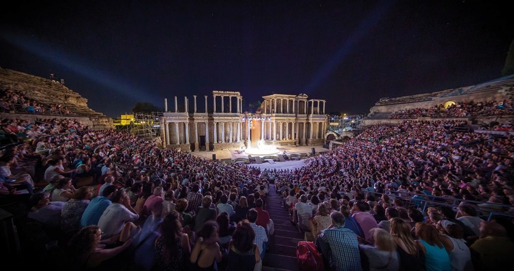 El Ayuntamiento apoya que el Festival tenga un sello de correos