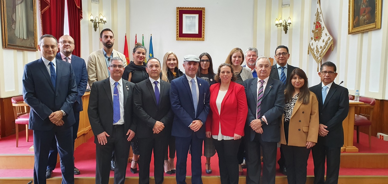 Una delegación de empresarios de Mérida en Yucatán invita a la ciudad de Mérida a su Feria de Turismo