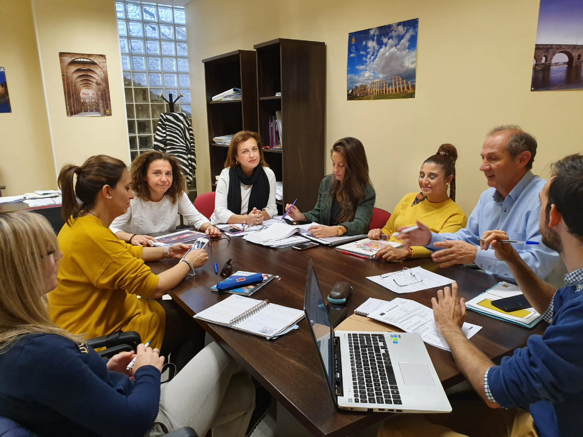 Reunión con asociaciones que trabajan en San Lázaro en el marco de la Estrategia DUSI