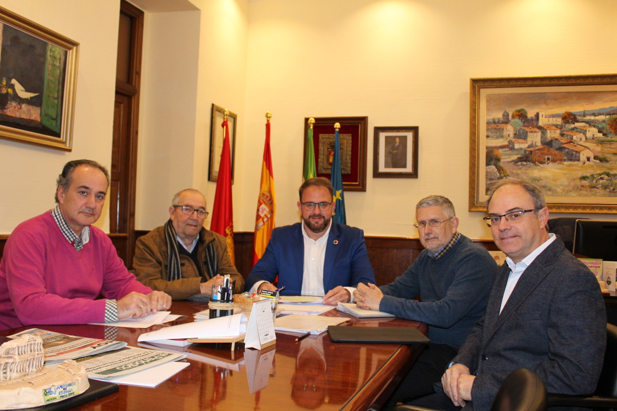 El Ayuntamiento estudiará la publicación de la historia de la ciudad escrita por Gregorio Fernández en el siglo XIX
