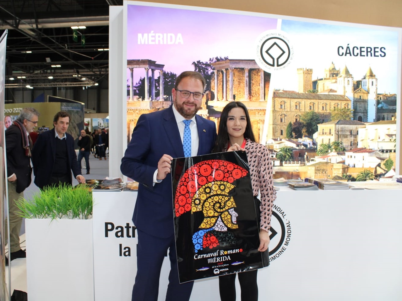 fitur04