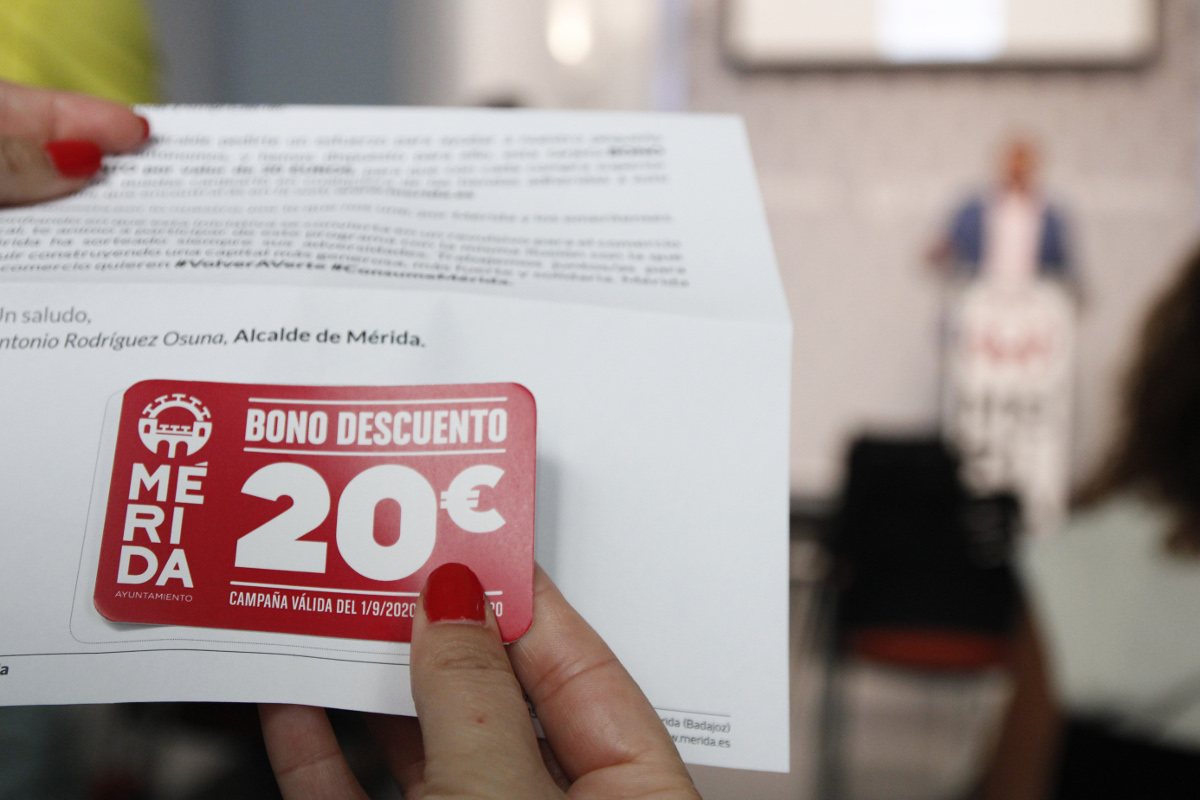 La Junta de Gobierno aprueba las subvenciones al comercio minorista de la campaña Consume Mérida