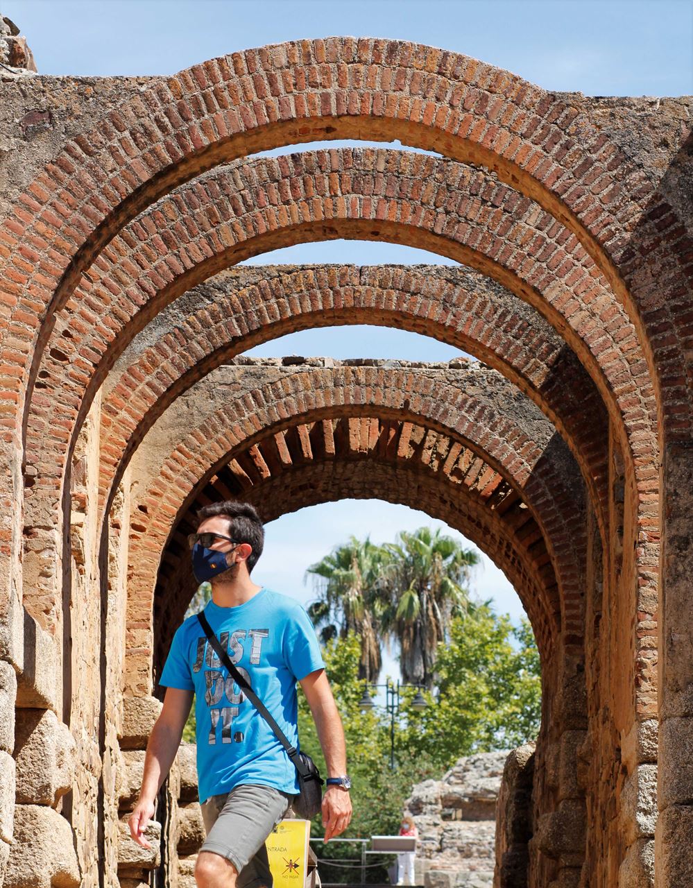 turistas-anfiteatro-romano