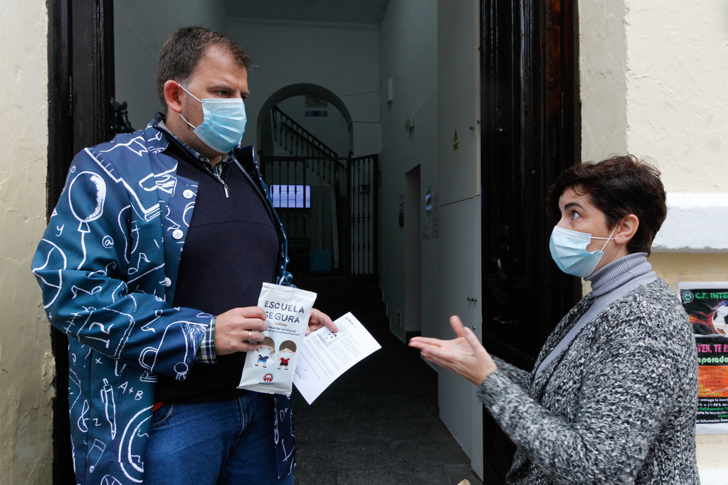 reparto mascarillas colegio (2) (1)