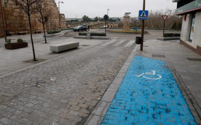 Aprobada la nueva ordenanza que mejorará la gestión y seguimiento de las tarjetas de estacionamiento para personas con movilidad reducida