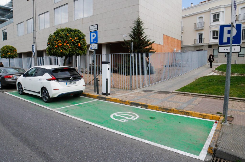 Mérida cuenta con tres nuevos puntos de recarga para vehículos eléctricos