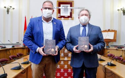 Rodríguez Osuna presenta "Altiva emérita", obra del emeritense José Miguel Núñez
