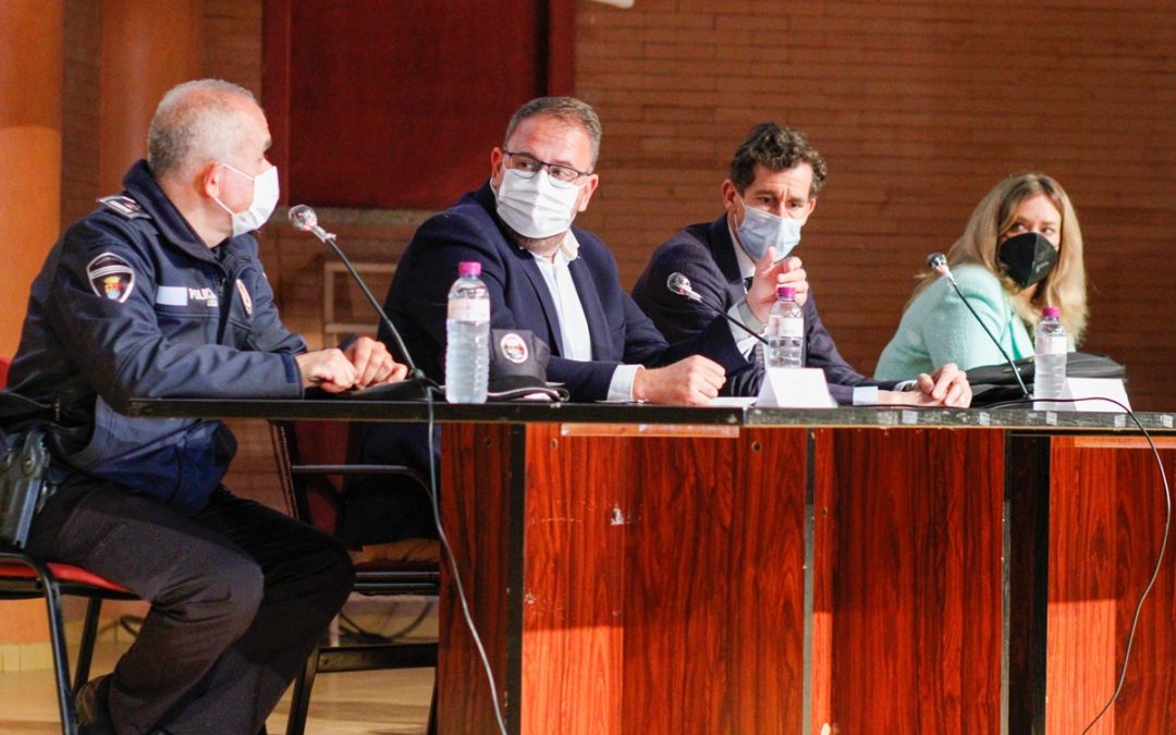 Policías locales de toda la región se forman en una jornada sobre delitos viales