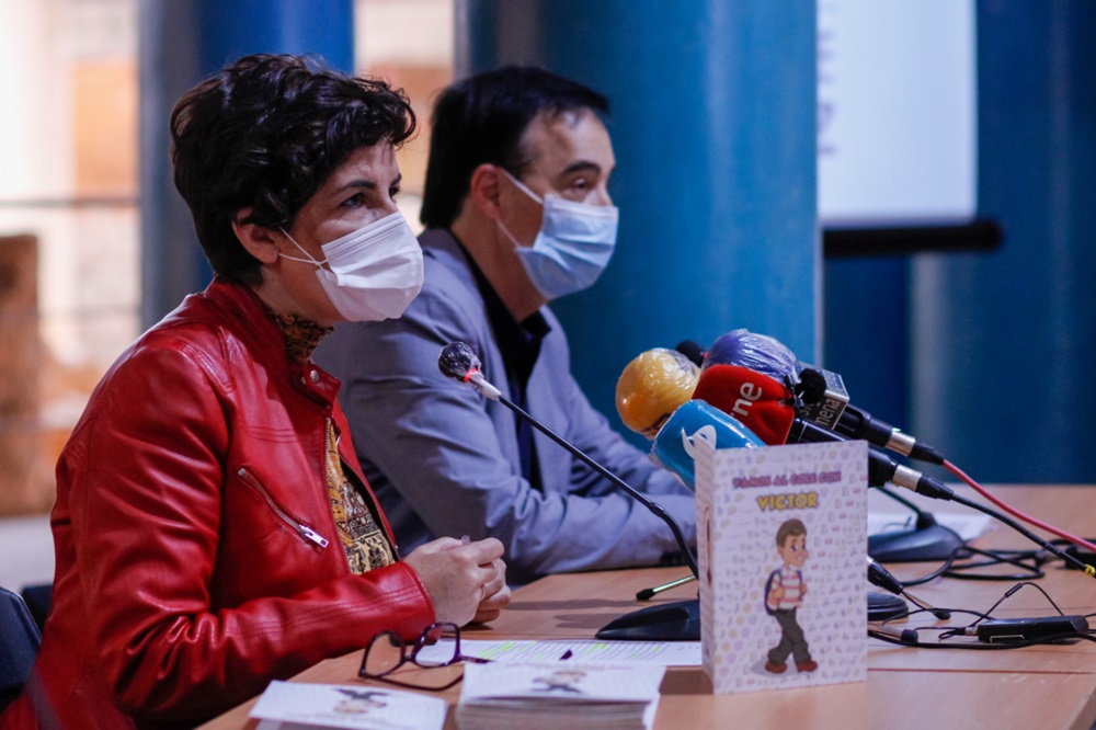 Susana FAjardo en la presentación del libro