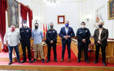 Rodríguez Osuna recibe a tres nuevos agentes de Policía Local y anuncia que acabará la legislatura con 25 nuevos efectivos de Policía en Mérida