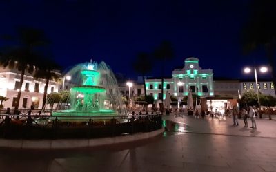 El Ayuntamiento, la fuente de la Plaza de España y varios monumentos se iluminan de verde por el Día Mundial de Toma de Conciencia del Abuso y Maltrato en la Vejez