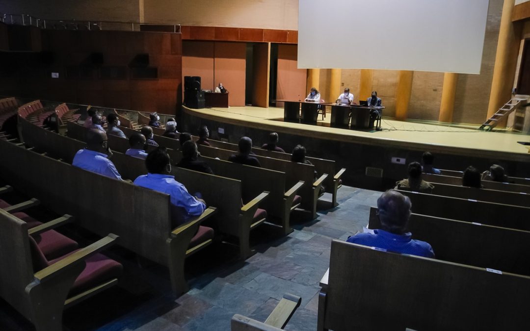 El alcalde y la delegada de Urbanismo explican el nuevo Plan General de Ordenación Urbana a asociaciones, colectivos y colegios profesionales