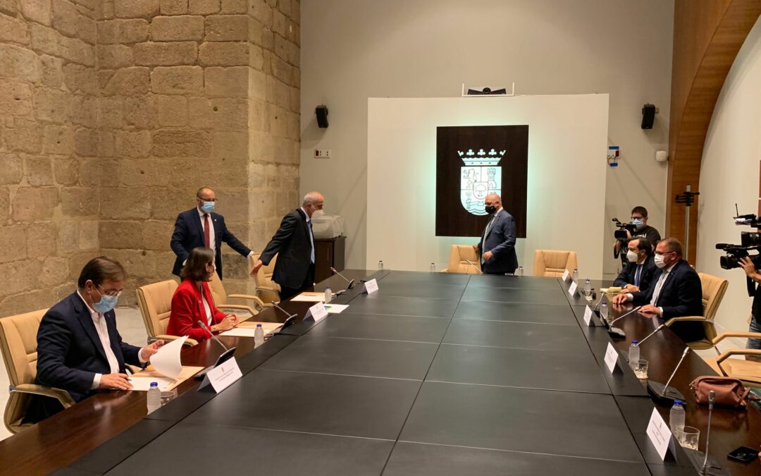 El alcalde, Antonio Rodríguez Osuna, destaca que el proyecto de la Azucarera es esperanzador para el futuro de la ciudad