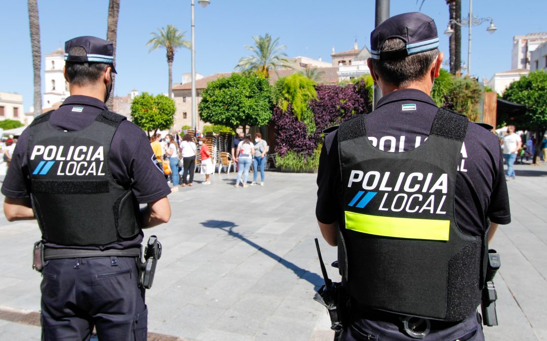 La Policía Local denunció a una persona por actos vandálicos en contenedores y a otra por pintadas