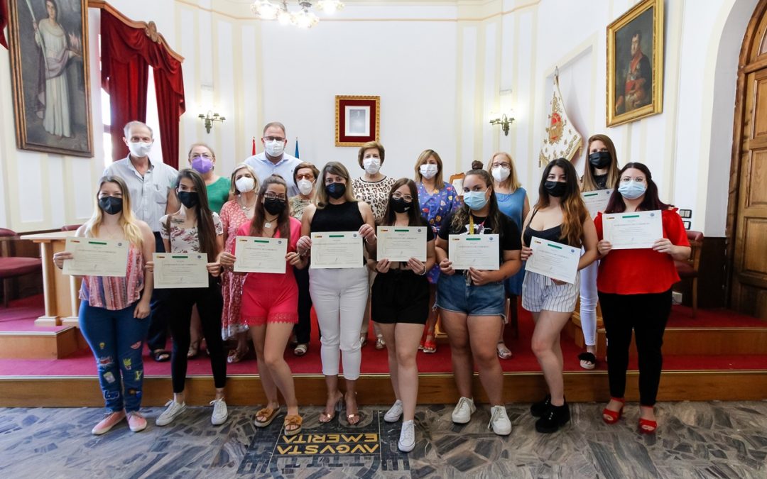 El alcalde cierra la 21ª promoción del Curso de Dependienta de comercio de la Conferencia San Vicente de Paúl