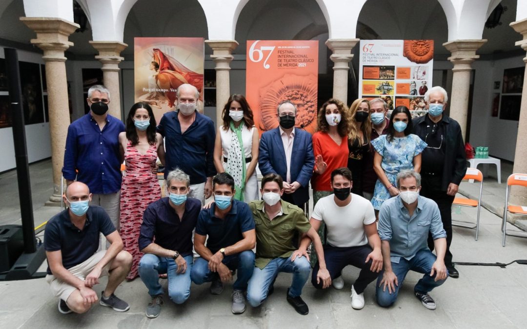 La delegada de Turismo destaca la “fuerza arrolladora de la mujer” que transmite Ana Belén en cada uno de sus personajes